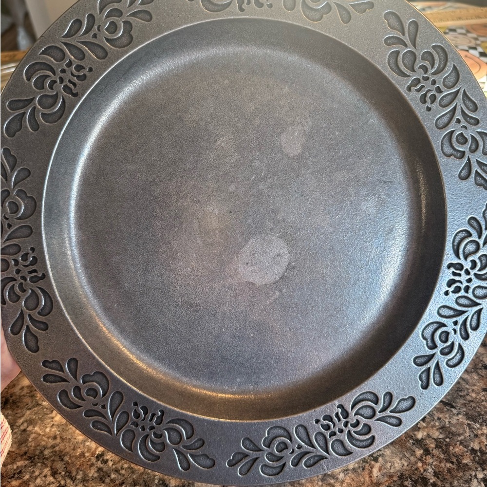 Wilton Armetale Vintage Pewter Charger Plate - Picture 2 of 4
